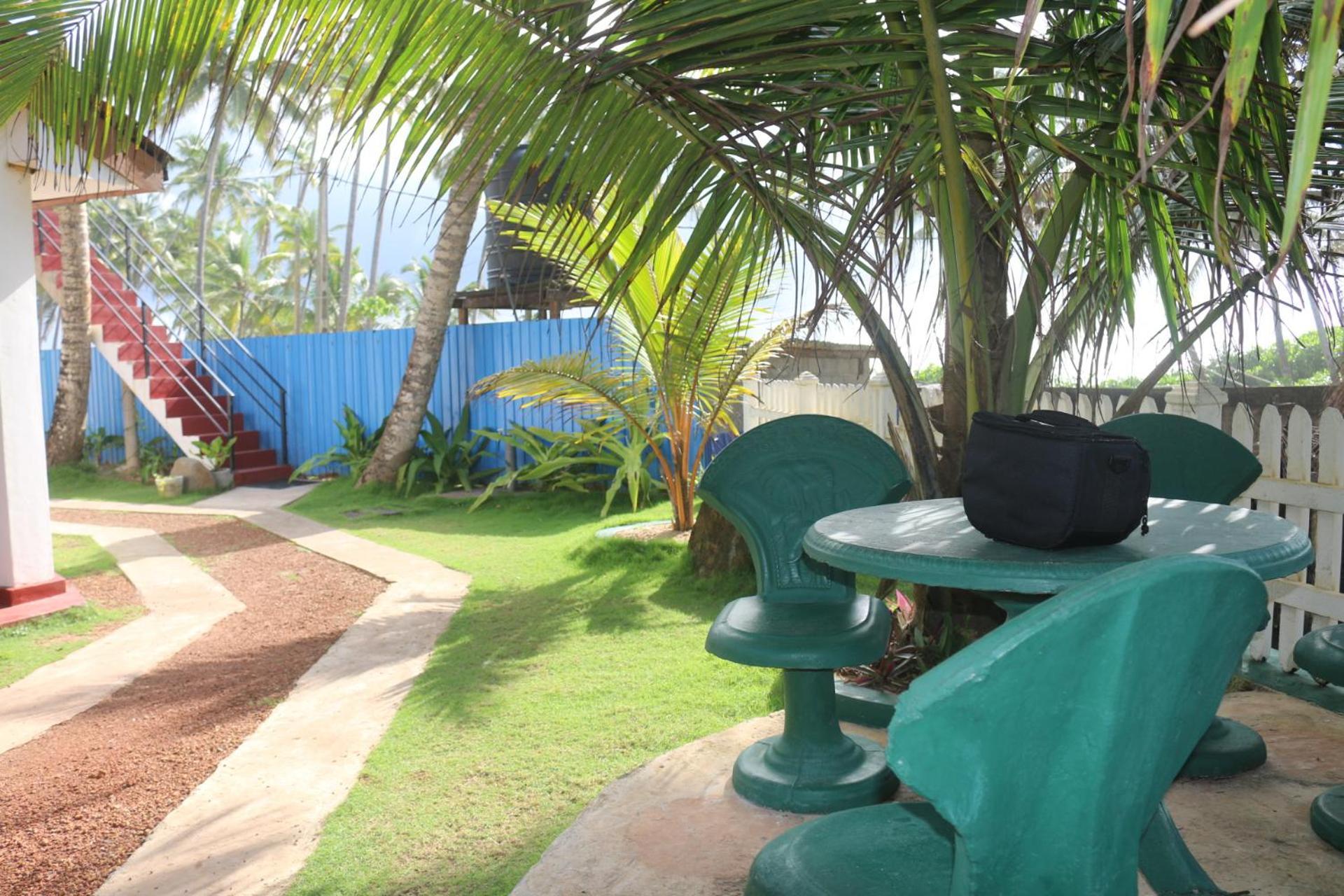 Dinuli Home Stay Ahungalla Bagian luar foto
