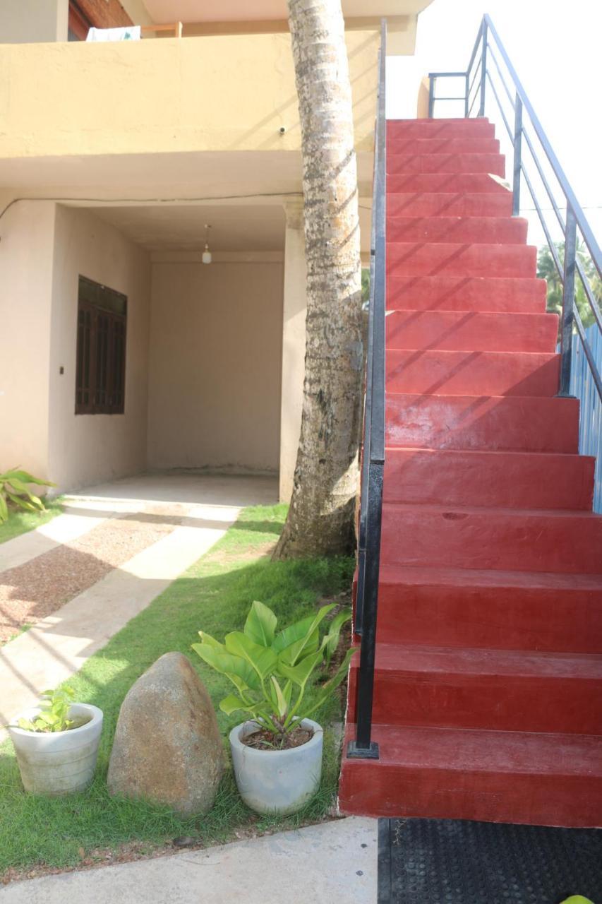 Dinuli Home Stay Ahungalla Bagian luar foto