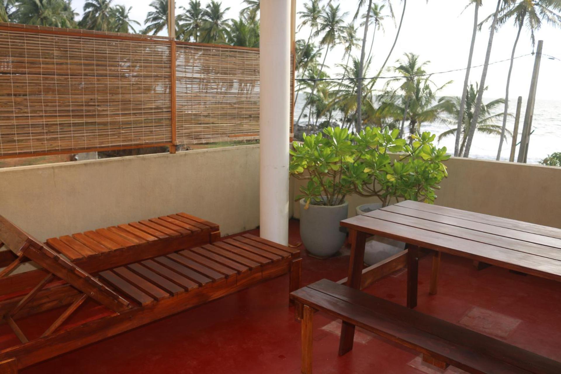 Dinuli Home Stay Ahungalla Bagian luar foto